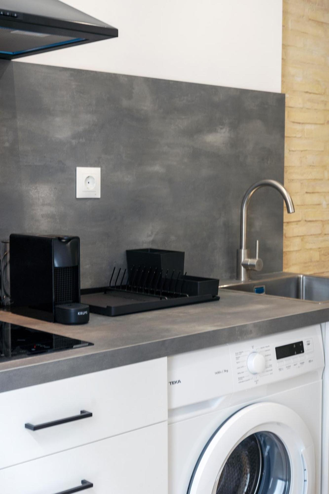 Vlc Host- Fray Pedro Apartment บาเลนเซีย ภายนอก รูปภาพ